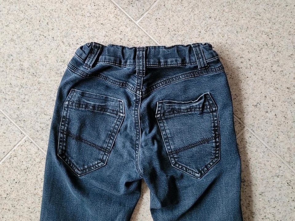 Jeanshose s.oliver Gr. 134/140 Jeans Seattle Mädchen Hose blau in Waiblingen