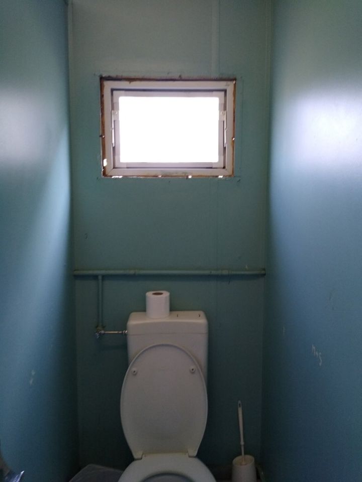 gebrauchte WC Damen Herren Container 20´ in Potsdam