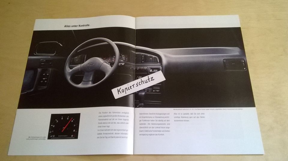 Hyundai-Prospekt " HYUNDAI LANTRA " von 1993 / TOP-Zustand in Thiersheim