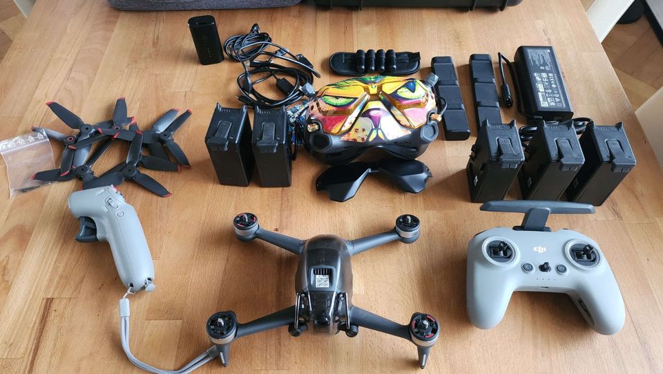 DJI FPV Combo Drohne mit viel Zubehör in Bottrop