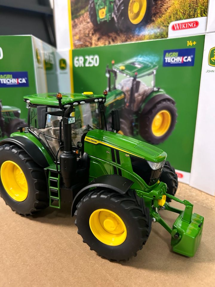 John Deere 6250R Sondermodell Agritechnica 2023 Wiking in Friedberg