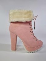 Stiefeletten High Heels Gr. 39 / US 8 Pink mit Fell NEU Niedersachsen - Niedernwöhren Vorschau