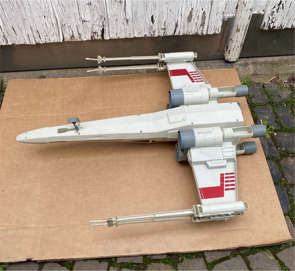 Hasbro Star Wars X Wing Modell in Aldenhoven