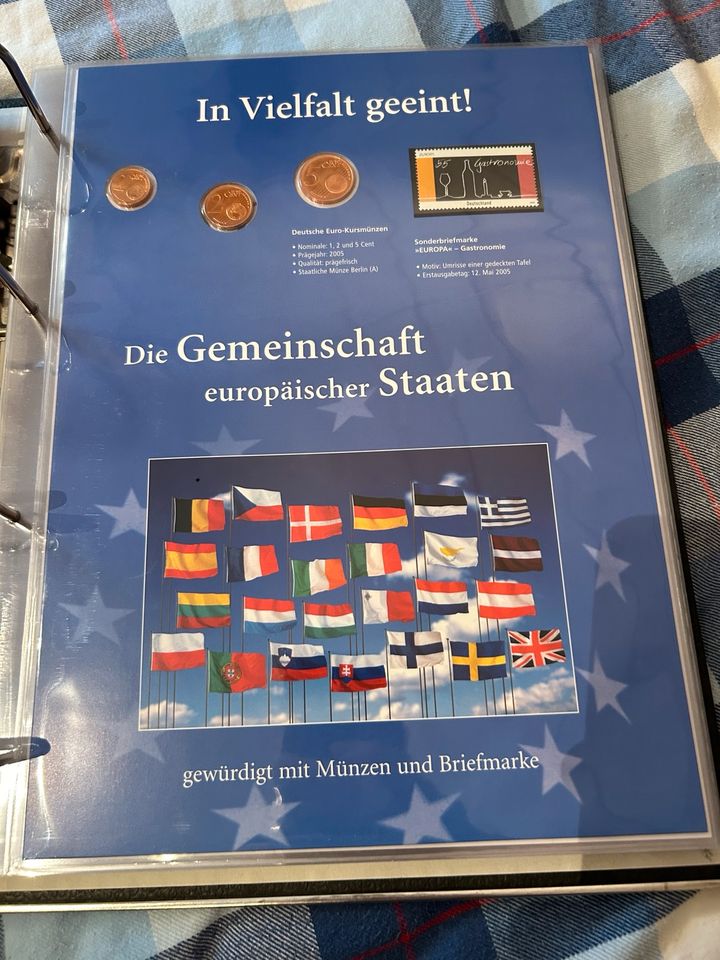 Numisblätter der Jahre 1997 bis 2006 mit drei Sammelordnern in Leichlingen