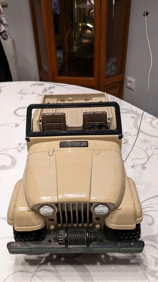 Carrera Structo 4020 RC Ferngesteuerter Jeep CJ-7 Golden Eagle in Dippoldiswalde