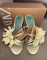 Sandalen aus Satin mit Blume/Heels/Gr.36/ Grün-Gelb/Zara/Neu Berlin - Schöneberg Vorschau