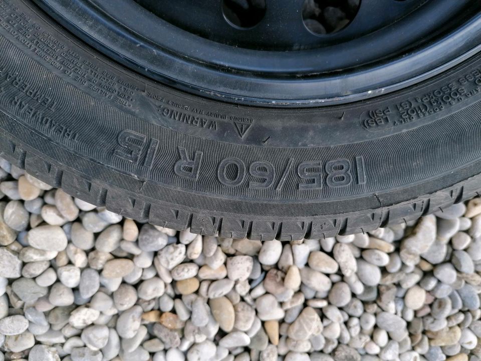 Sommerreifen Michelin 185/60R15 auf Stahlfelgen. Renault Clio in Pfaffenhausen