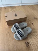 UGG Cozetta Curly Graphic Slides Pantoletten in 37 Hessen - Hanau Vorschau