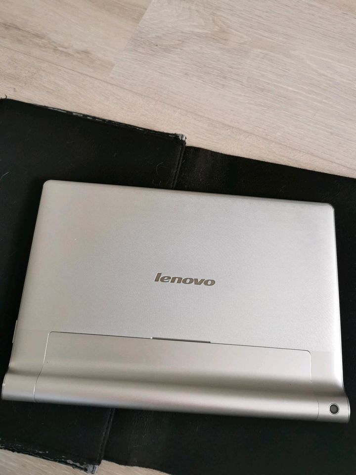 Lenovo tab/Yoga combo in Detmold