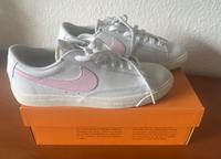 Sneaker Nike Blazer Low Leather Gr 7,5 / 40,5 Neu weiß rosa Dortmund - Wellinghofen Vorschau