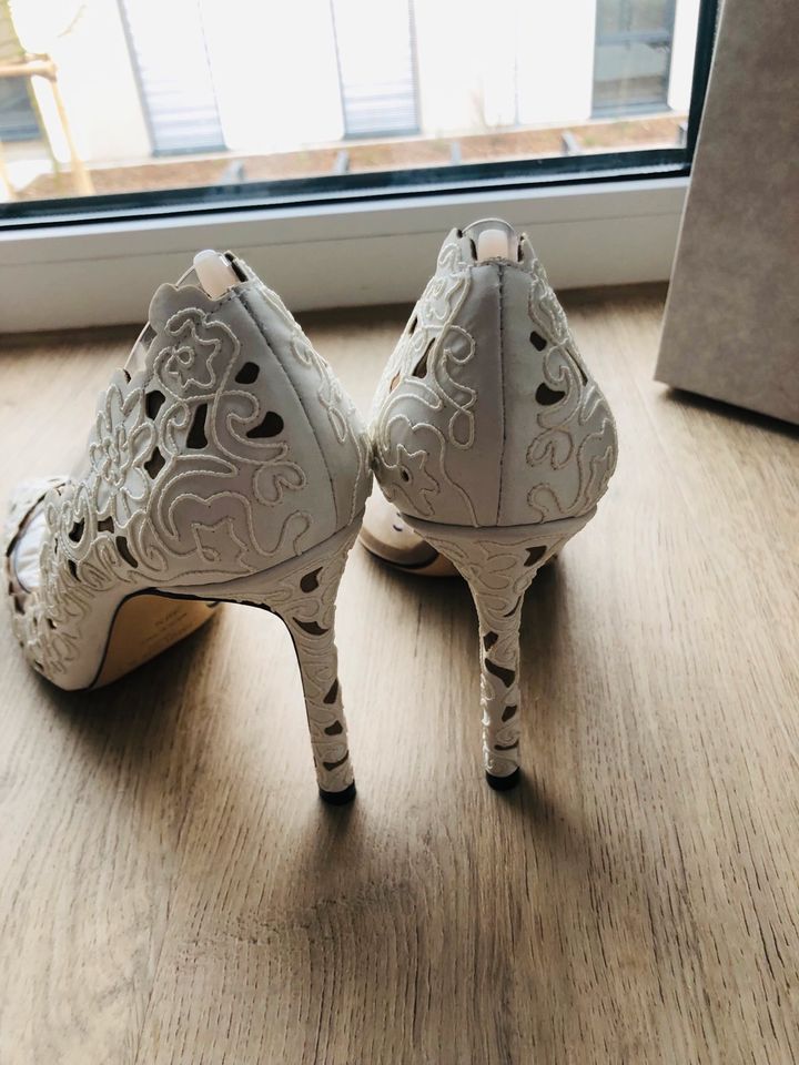 Jimmy Choo Romy 100 White clear in Düsseldorf