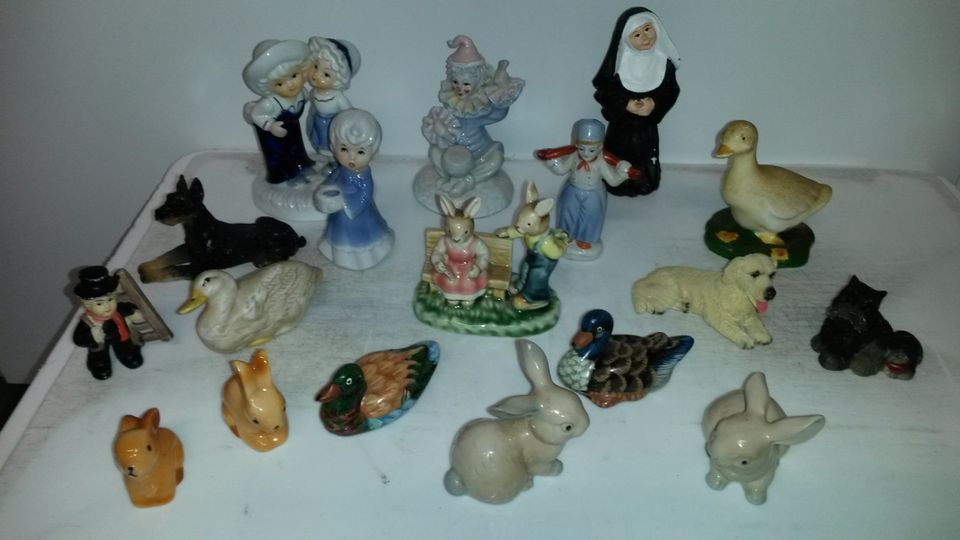 18 verschiedene porzellan keramik figuren,kleine tiere,sammler in Paderborn