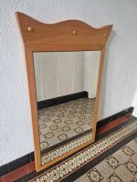 Holzspiegel mit abnehmbarer Krone, etwas staubig, guter Zustand Nordrhein-Westfalen - Möhnesee Vorschau