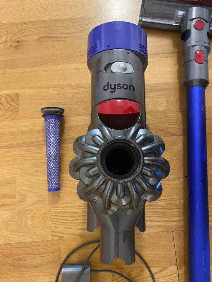 Dyson V7 Fluffy Kabelloser Stabsauger für Hartböden in Lindau