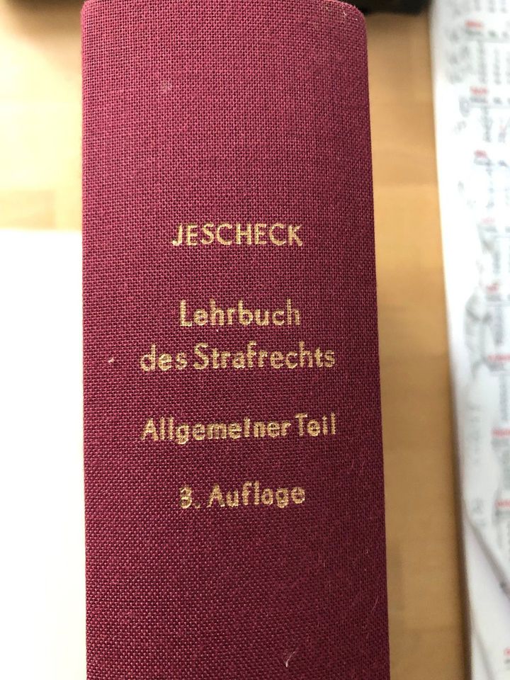 Jescheck: Lehrbuch des Strafrechts; AT; 3. Auflage Duncker & Humb in Buxheim