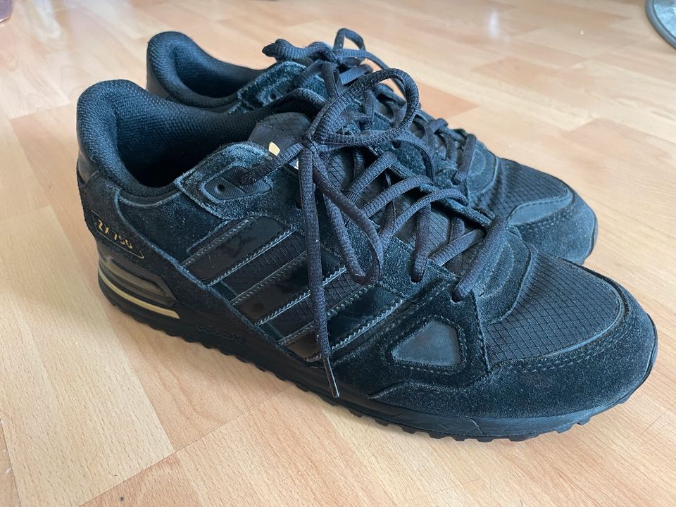 Adidas ZX 750 schwarz gold 44 2/3 in Wiesbaden