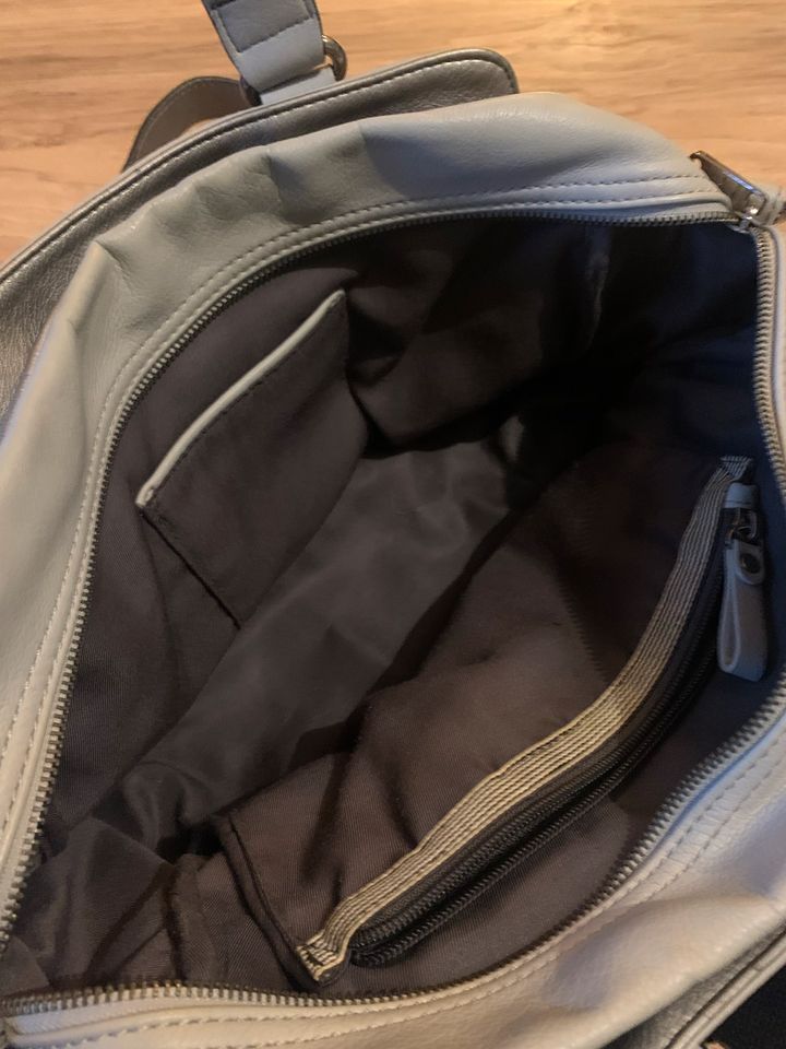 ESPRIT Ledertasche Handtasche Umhängetasche Leder, grau in Seligenstadt