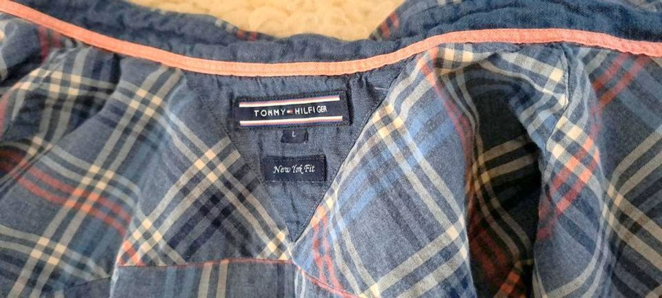 Tommy Hilfiger Hemd "New York Fit" blau Töne gesteift Gr. L in Langenfeld