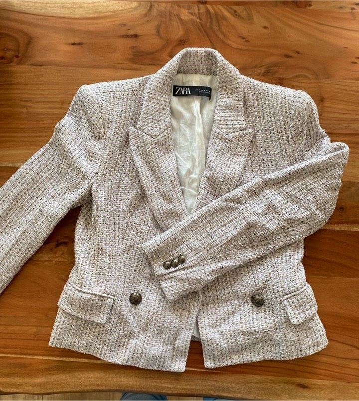 Zara Boucle Blazer lila Gold in Bremen