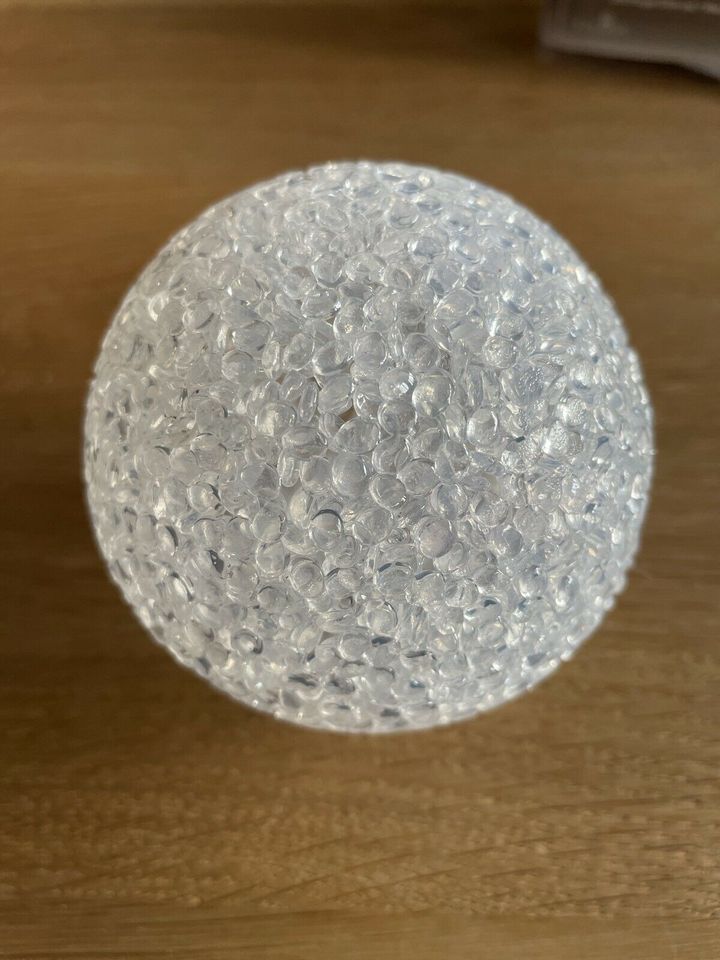 LED Kugeln Deko Weihnachten warmweiß 8 cm und 11 cm in Issum