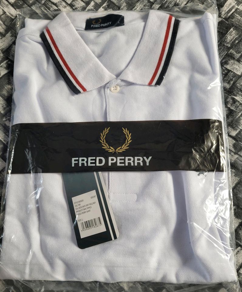 Polo Fred Perry neu Größe L weiß in Burgstädt