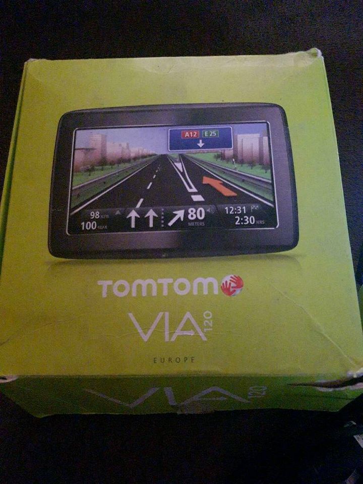 Navi TOMTOM VIA 120 in Kirchhain