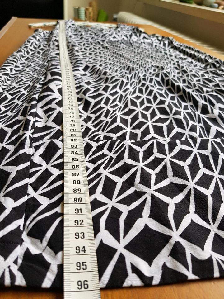 Perfekt für den Sommer  FOX's Kleid 100% Viskose schwarz/weiß in Düsseldorf