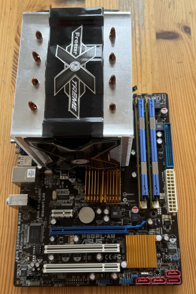 ASUS P5QPL-AM + Intel Pentium E6500 + Kingston HyperX KHX8500D2K in Bad Sooden-Allendorf