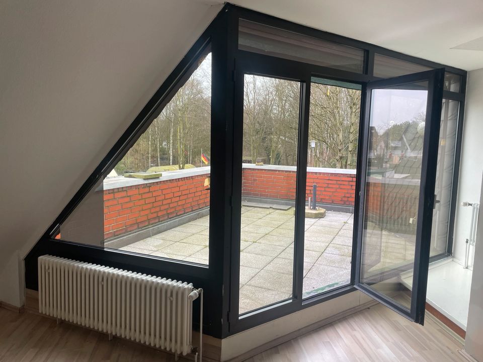 Schöne moderne Dachgeschoss Maisonette*20qm Terrasse*Waldblick* in Gladbeck