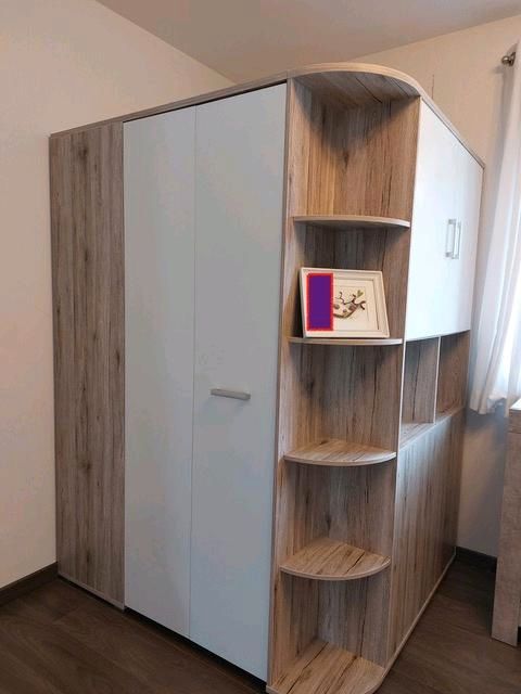 Kleiderschrank - Schrank - Jugendzimmer in Etzbach