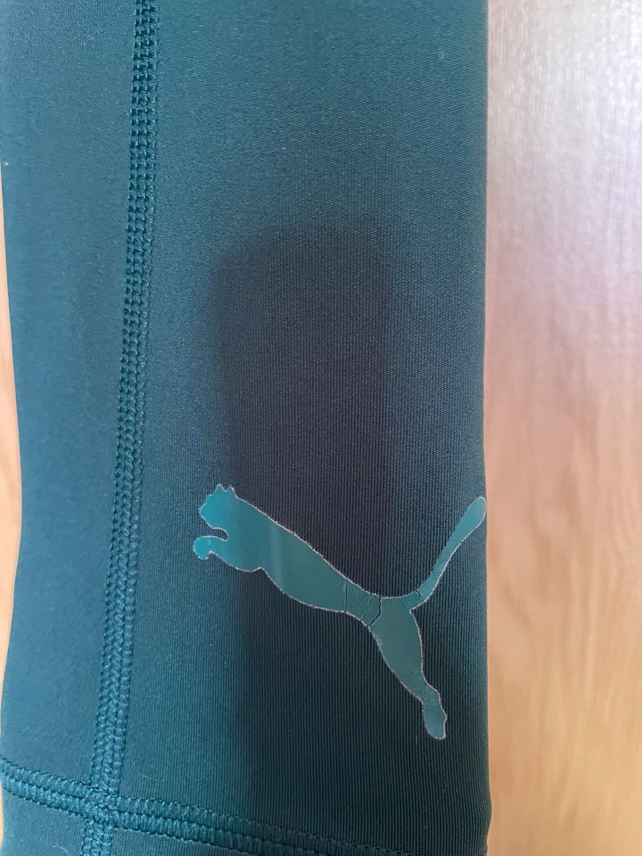 Sport-Leggings der Marke Puma in Größe M, grün, rosa in Altenkirchen