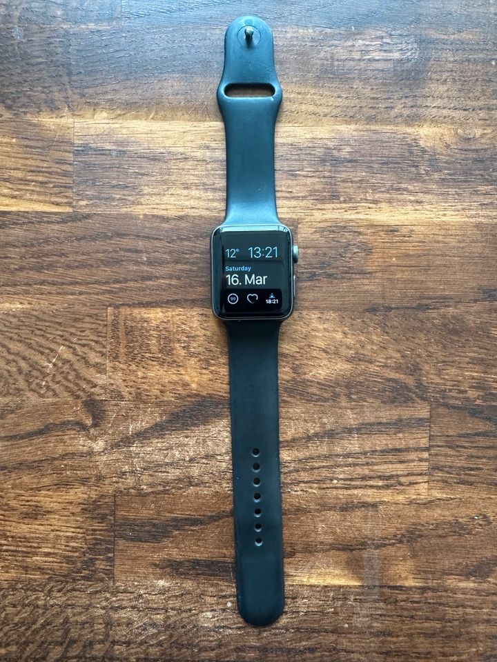Apple Watch Series 3 42mm in München