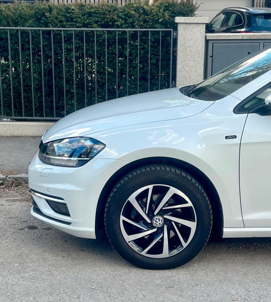 Volkswagen VW Golf VII 1.5 TSI JOIN Navi Bluetooth RearView in München