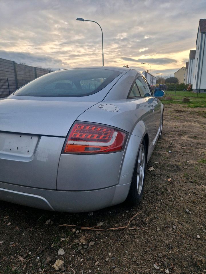 Audi TT 1.8T 132KW in Herne