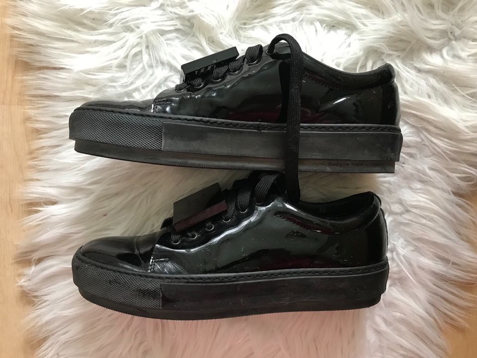 Acne Studio Schuhe schwarzes Lackleder Gr.39 in Halle