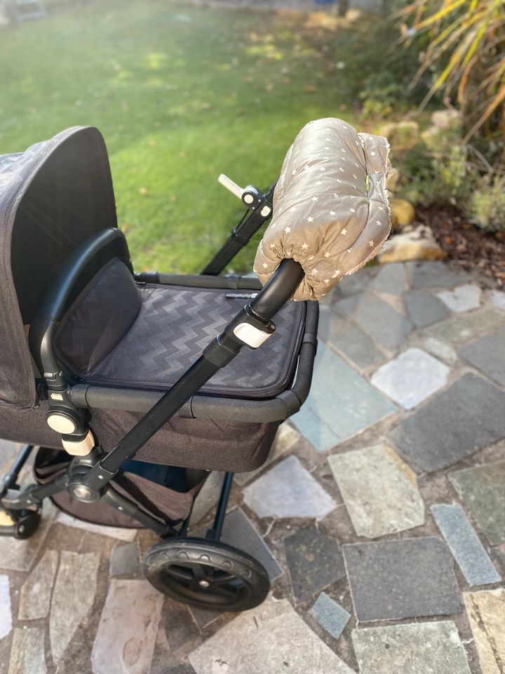 Bugaboo Cameleon 3 schwarz Kinderwagen / Buggy mit viel Zubehör in Nienberge