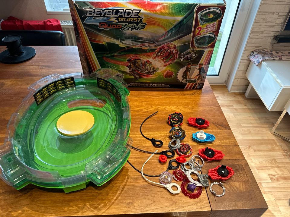 Beyblade Burst Quad Drive Arena in Hessen - Wiesbaden | Weitere Spielzeug  günstig kaufen, gebraucht oder neu | eBay Kleinanzeigen ist jetzt  Kleinanzeigen