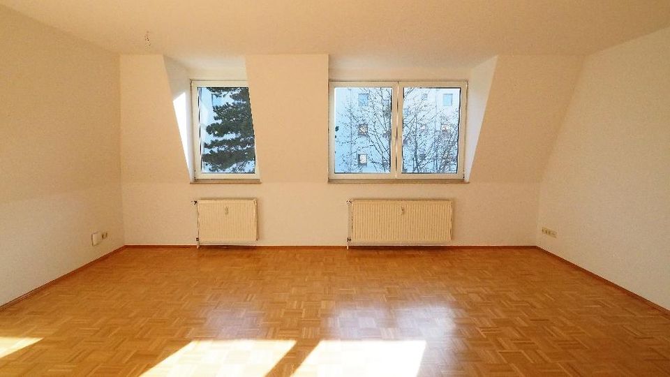Ruhig im Innenhof gelegen: Zwei-Zimmer-Wohnung in der Krenkelstr. in Dresden-Striesen in Dresden