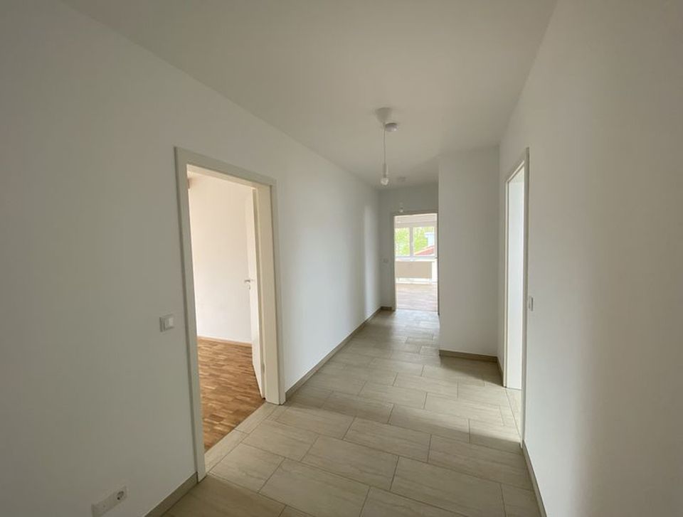 Exkl. Wohnung mit Bergblick und 2 Süd Loggien (EBK, 4,5 Zimmer, TG) in Rosenheim