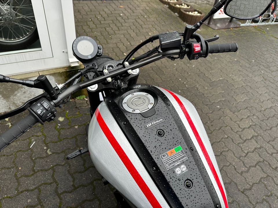 Yamaha XSR700 X-Tribute LED Modelljahr 2023 in Hanau