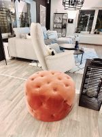 1 rosa Design Hocker NP 150€ Nordrhein-Westfalen - Krefeld Vorschau