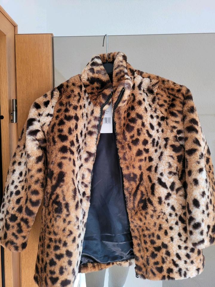 Neu Jacke Plüschjacke Leopard Mädchen Größe 8 bis 10 Jahre in Neustadt (Wied)