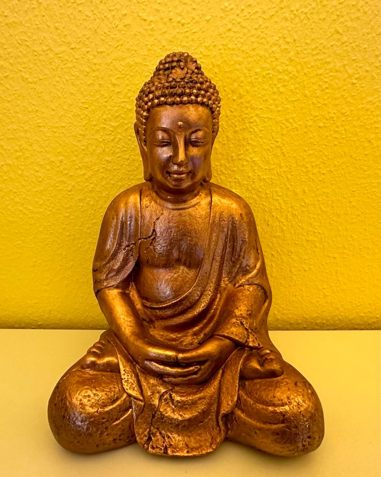 Buddha ,Dekofigur,Skulptur ,Gold in Lindow