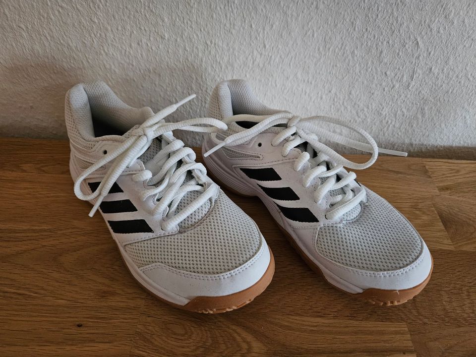 Schuhe Turnschuhe Adidas Gr. 34 weiß - neu in Donaueschingen