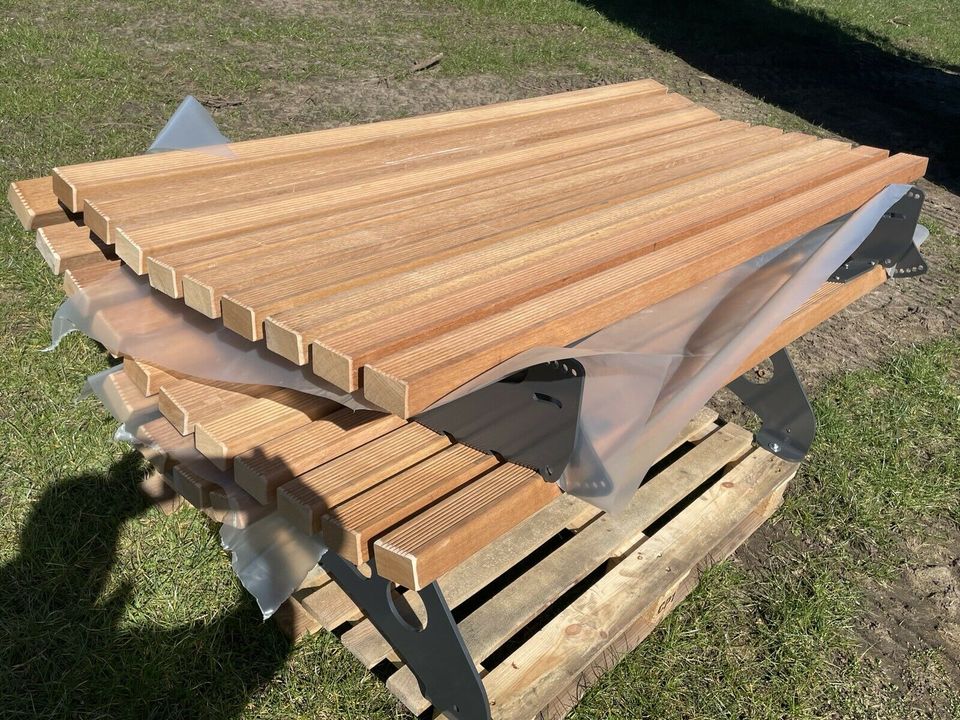 Waldsofa XXL starr 1,65m / Sonnenliege / Wellenliege / Relaxliege / Liegebank Bangkirai Holz in Sassenberg