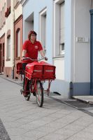 Briefzusteller mit Fahrrad ( E-Bike ) für Dallgow-Döberitz Brandenburg - Dallgow Vorschau