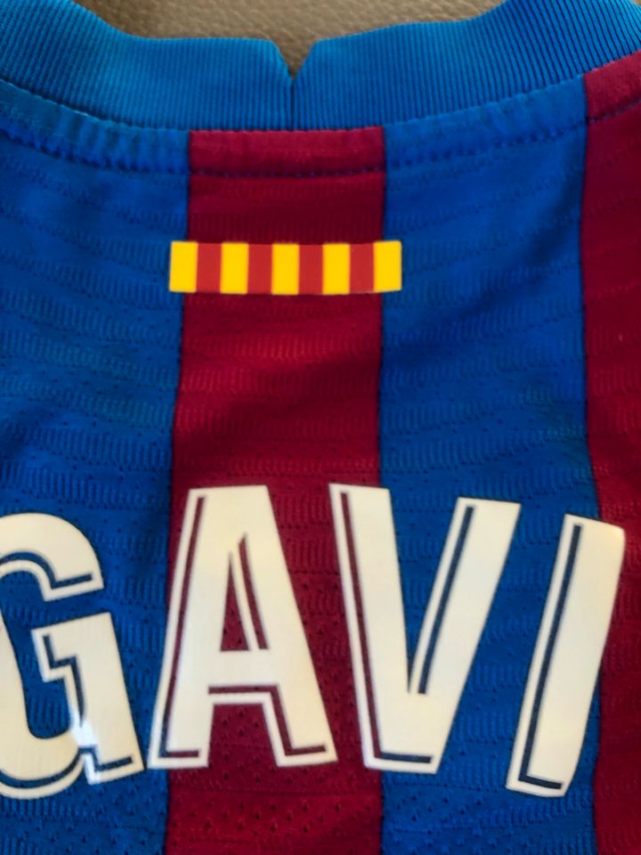 Barcelona Nike Trikot Größe S Gavi+ Hose in Mettmann