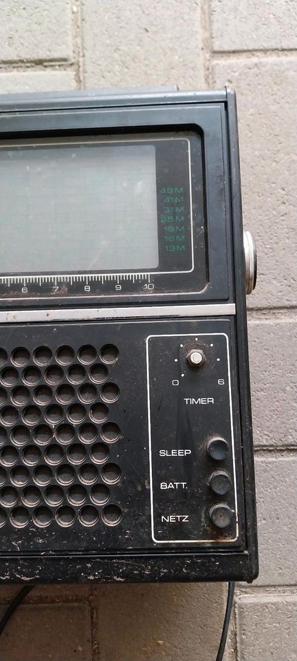 Radio / Weltempfänger Salut 001 funktionsfähig UdSSR in Kroppenstedt