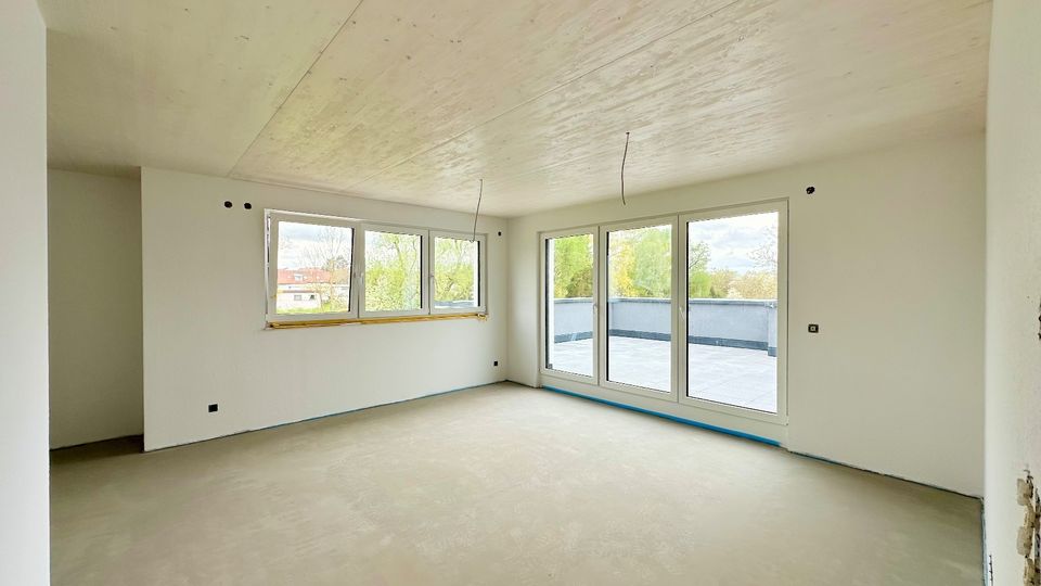 3,5 Zimmer-DG-Wohnung, Dachterrasse, EBK, bester Lage Crailsheim in Crailsheim