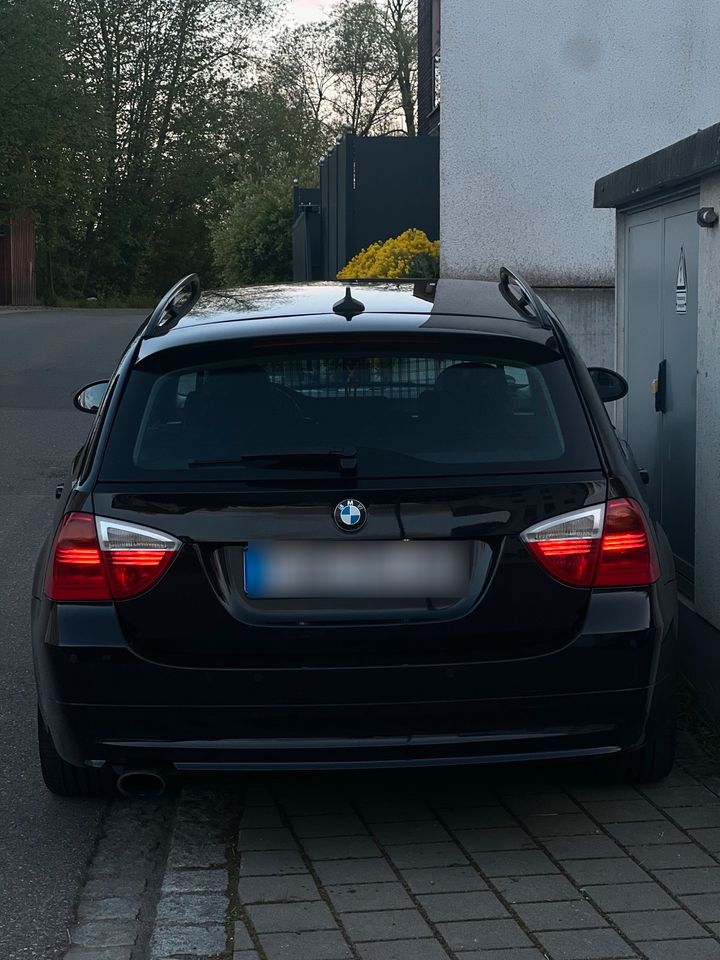 BMW e91 320i tüv 08.2025 in Augsburg
